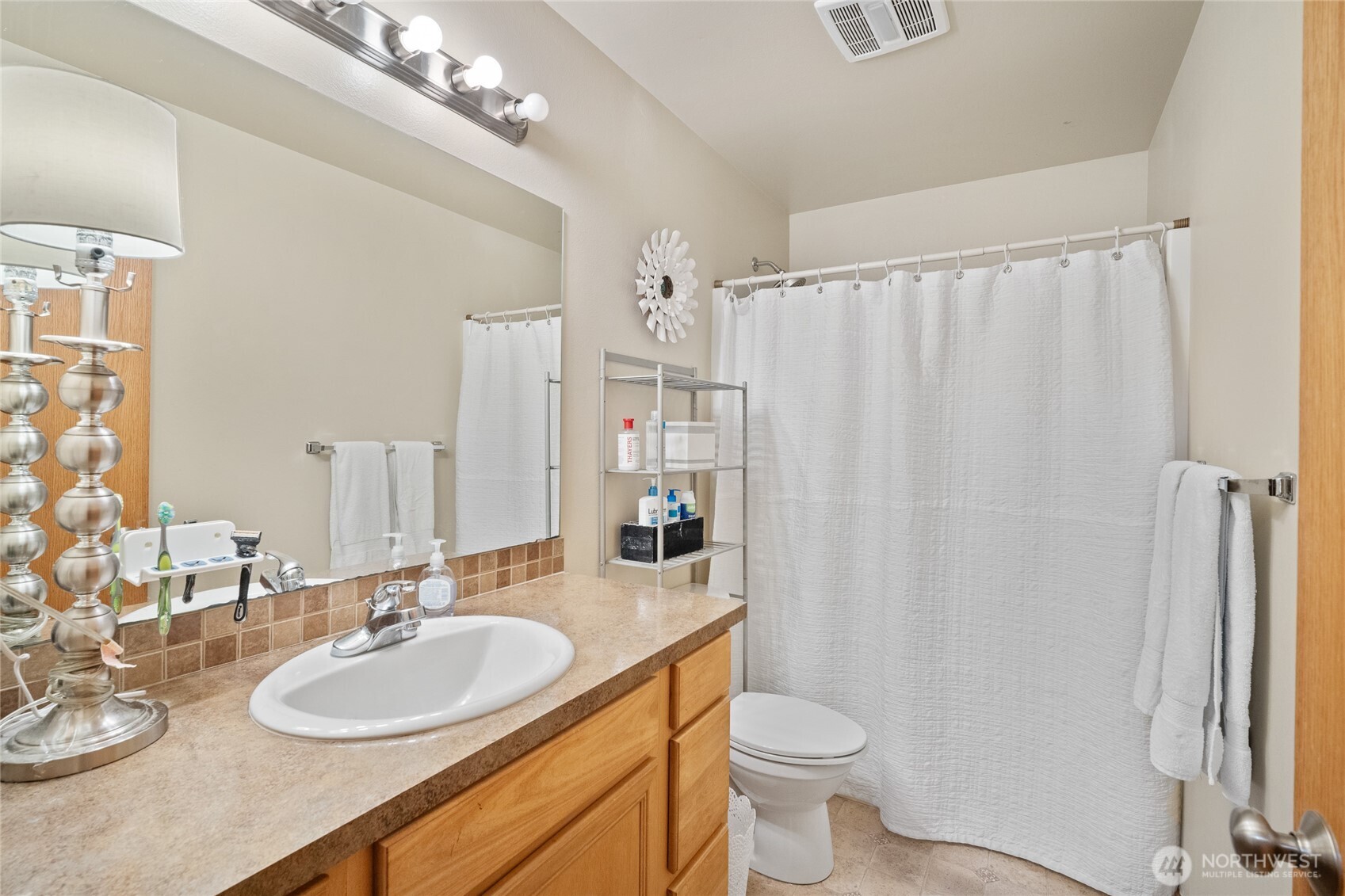 1223 Spruce Circle B Property Photo 3