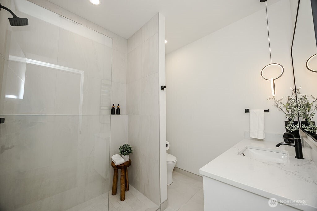 24026 Dolphin Lane Property Photo 17