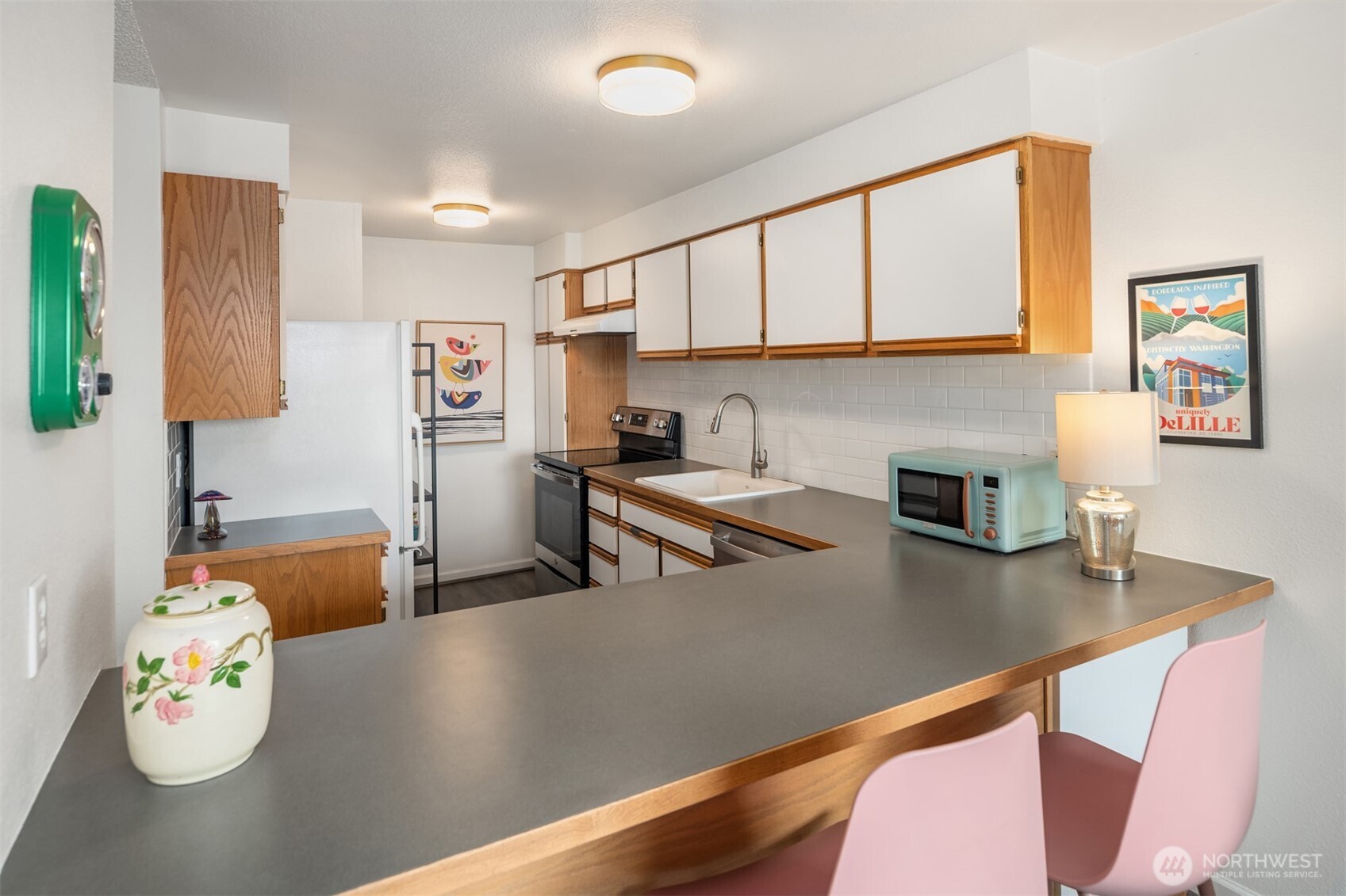 11239 Greenwood Avenue 304 Property Photo 11