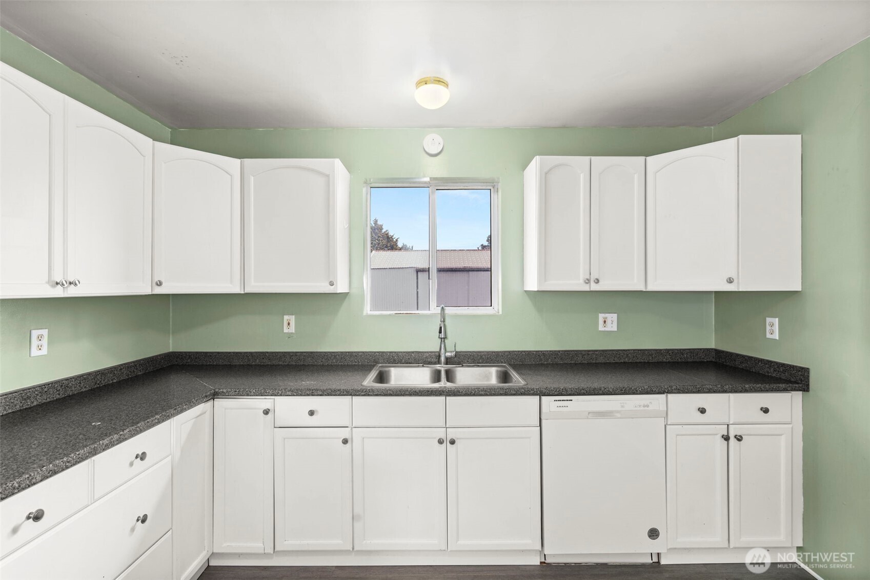 1111 Willapa Street Property Photo 10
