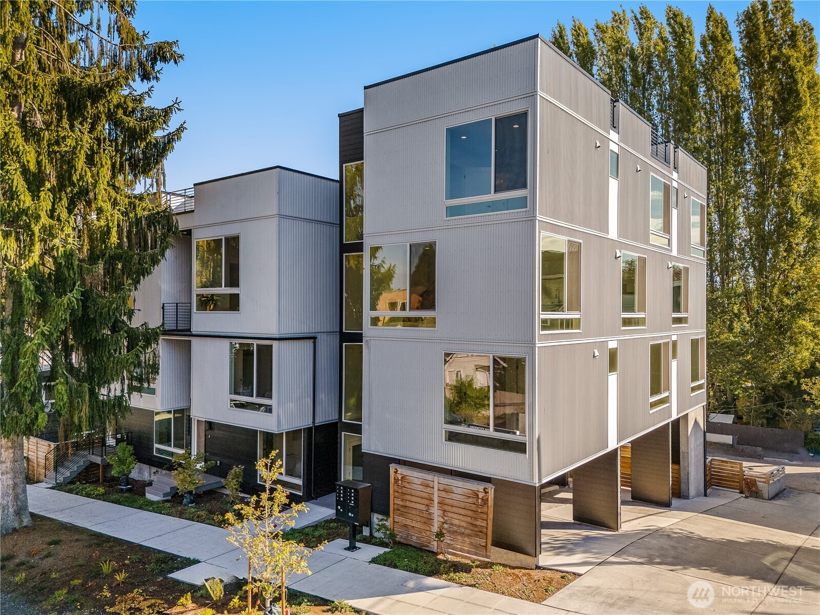 3114 Queen Anne Avenue Property Photo 1