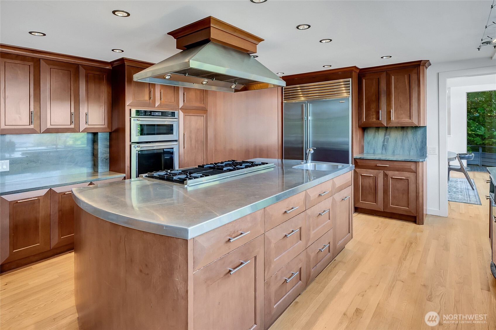 4408 E Mercer Way Property Photo 13