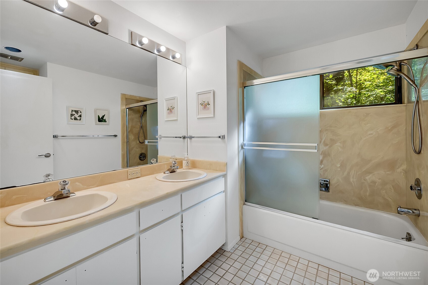 4408 E Mercer Way Property Photo 27