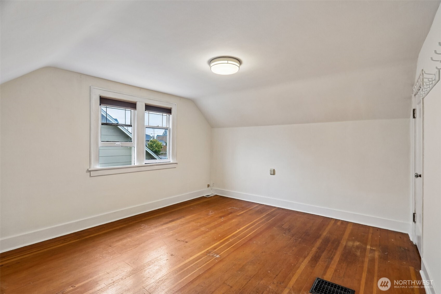 1316 Lombard Avenue Property Photo 21