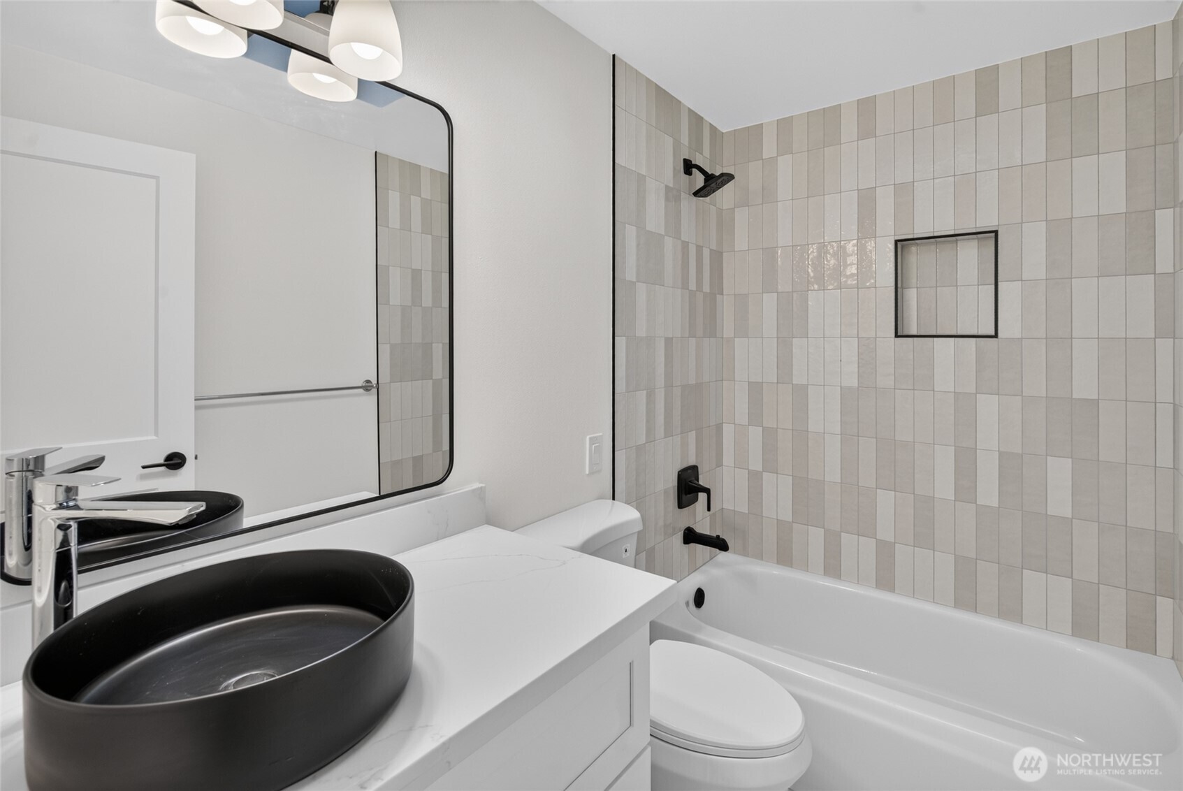 10238 Renton Avenue Property Photo 11