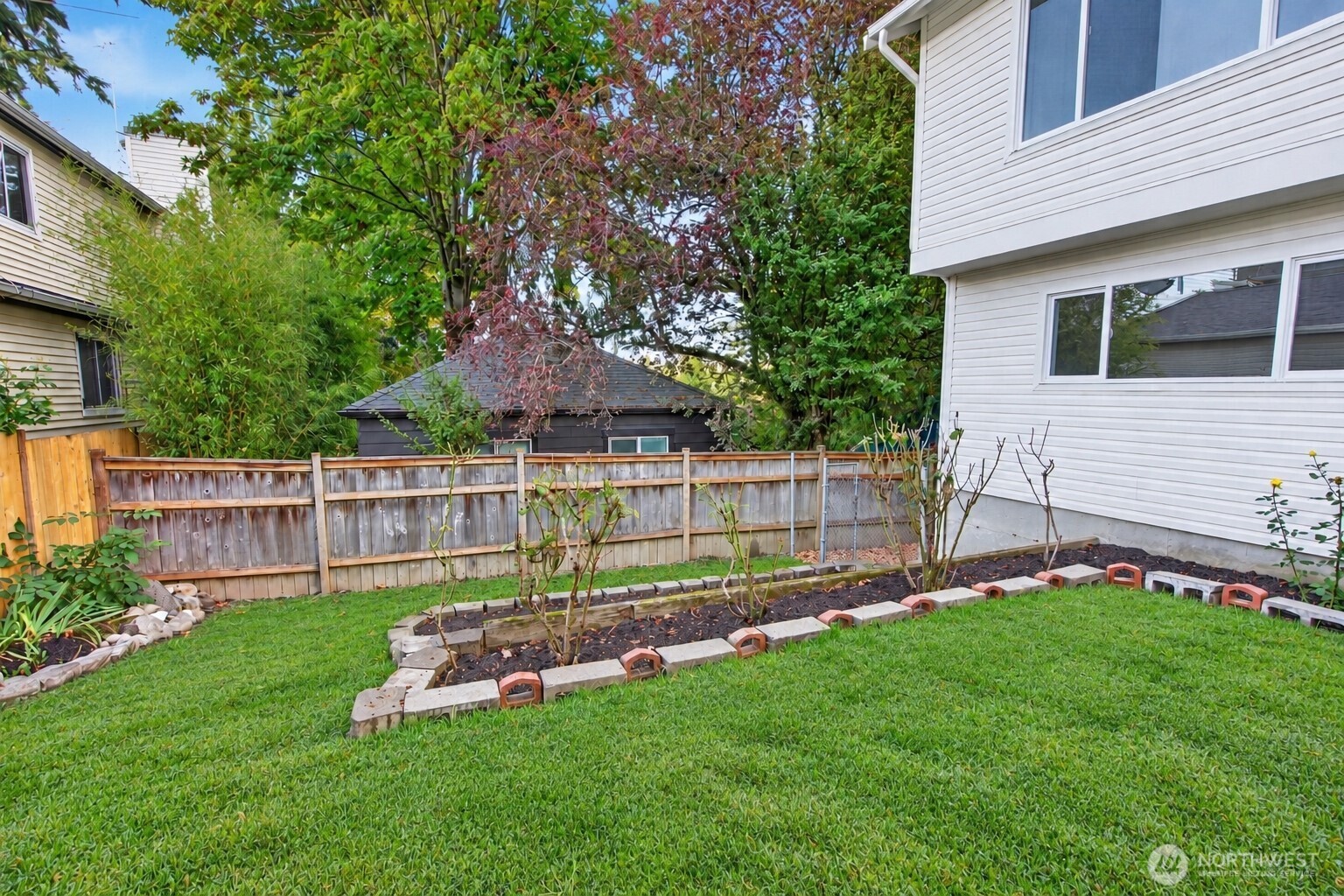 10238 Renton Avenue Property Photo 23