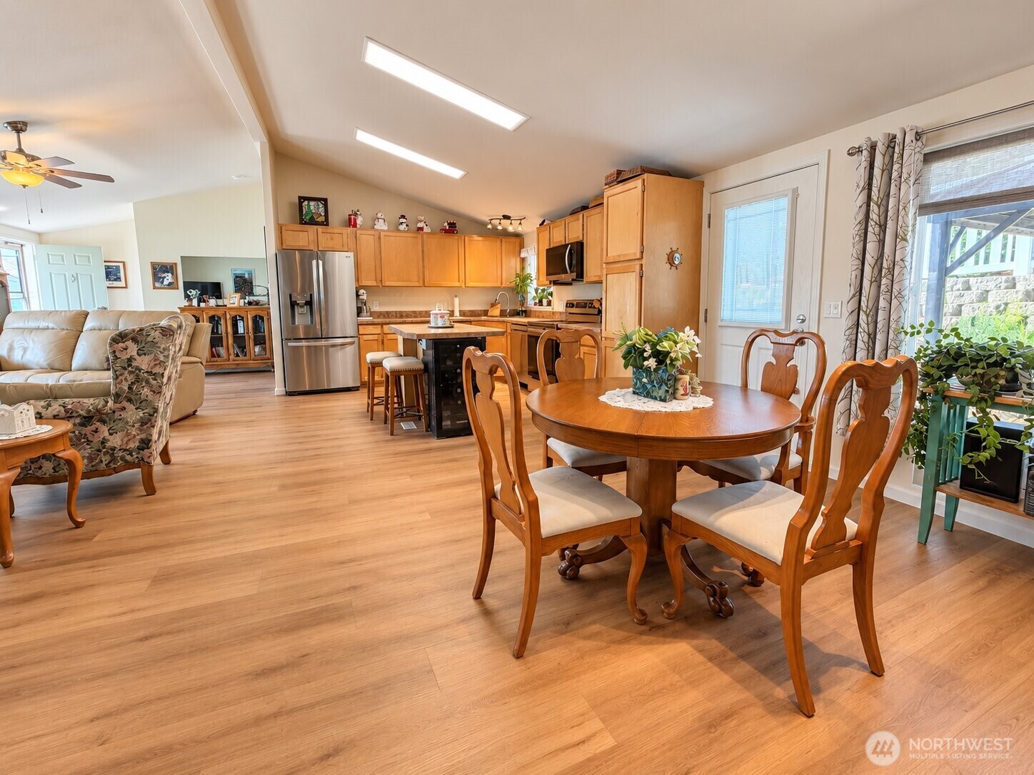 1206 Marble Street Property Photo 4