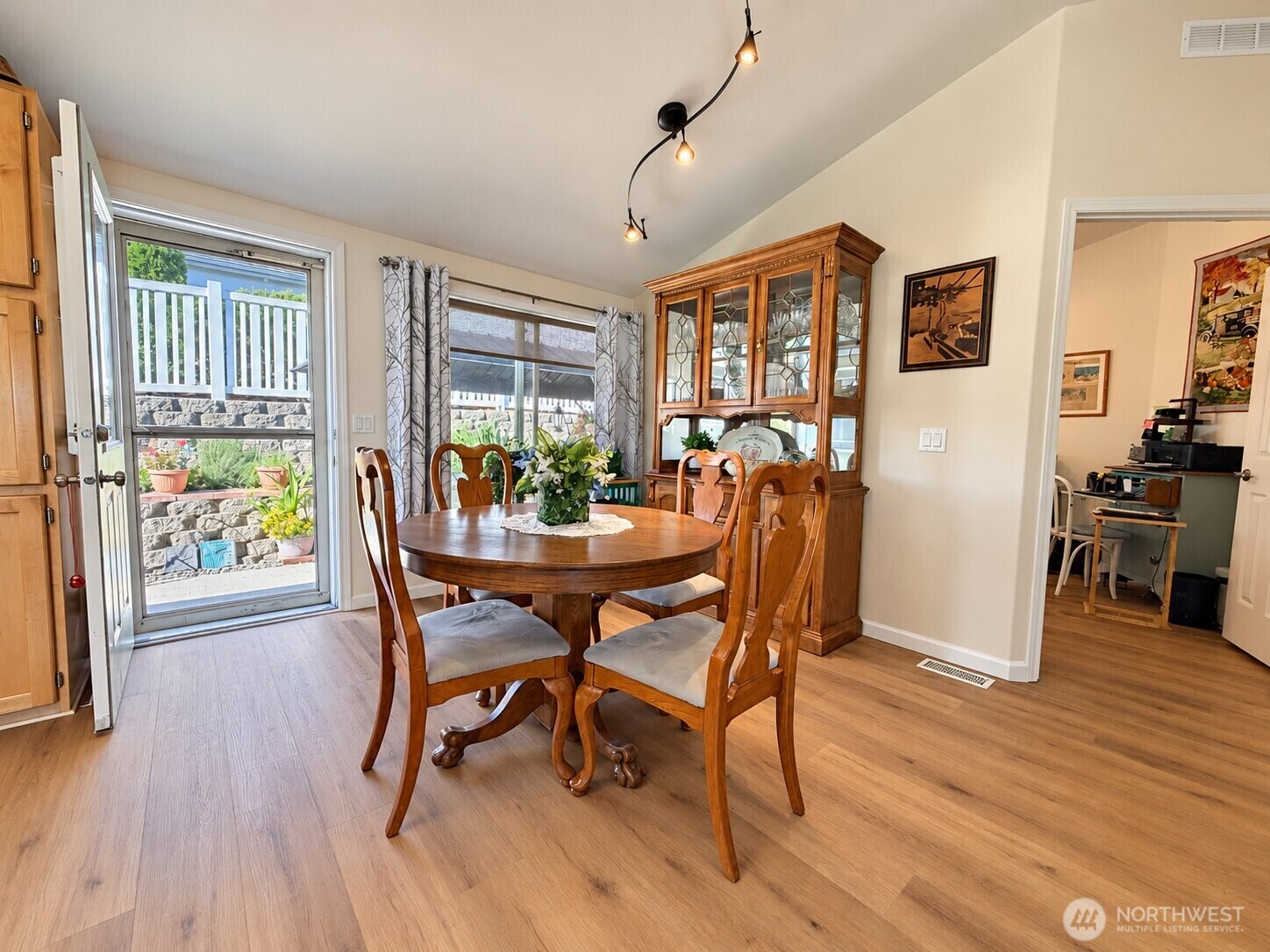 1206 Marble Street Property Photo 5