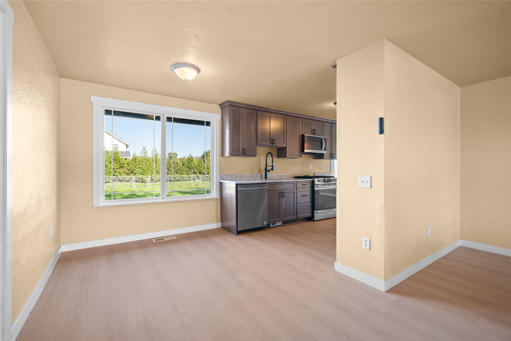 540 Morton Street Property Photo 4
