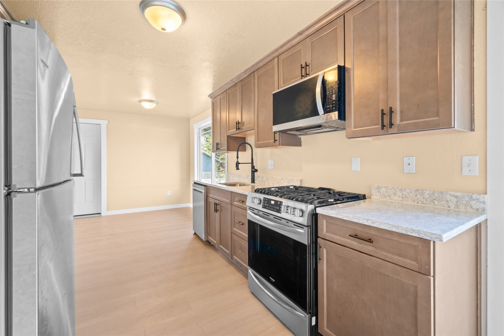540 Morton Street Property Photo 6
