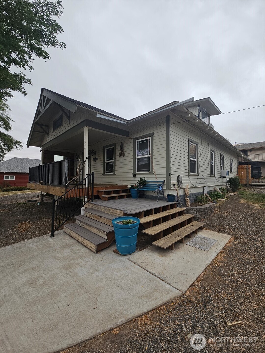 1673 Main Street Property Photo 3