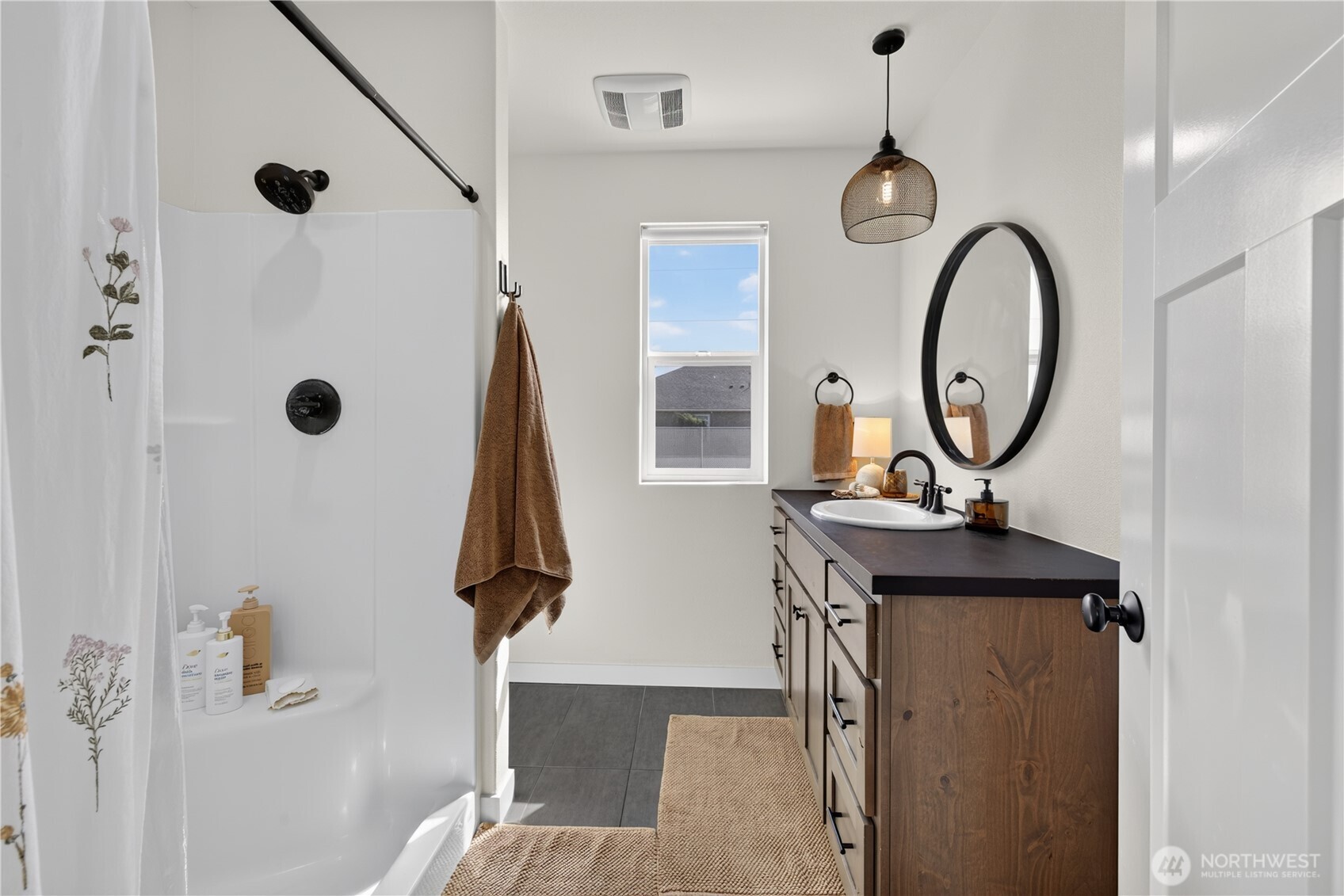 2467 Hanson Loop Property Photo 18