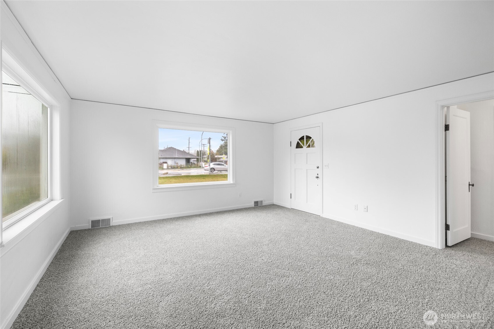 305 N Township Street Property Photo 7