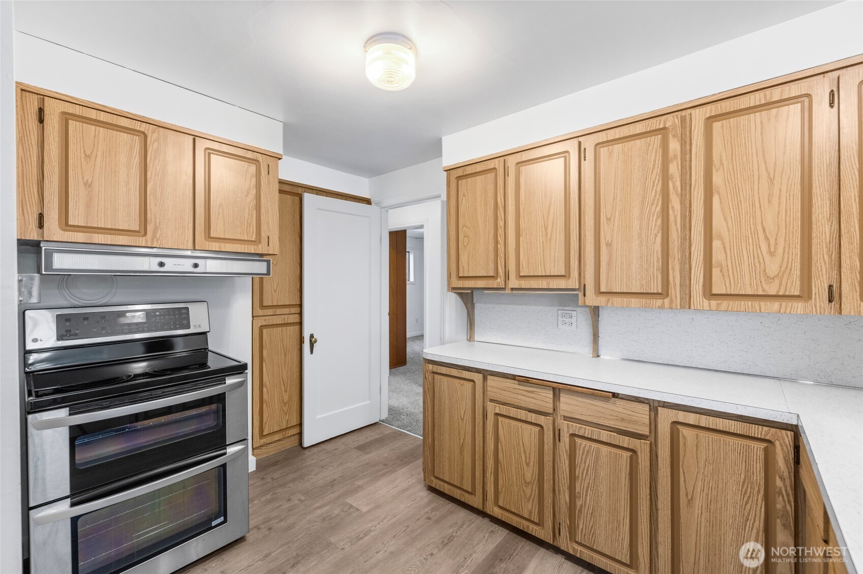 305 N Township Street Property Photo 13