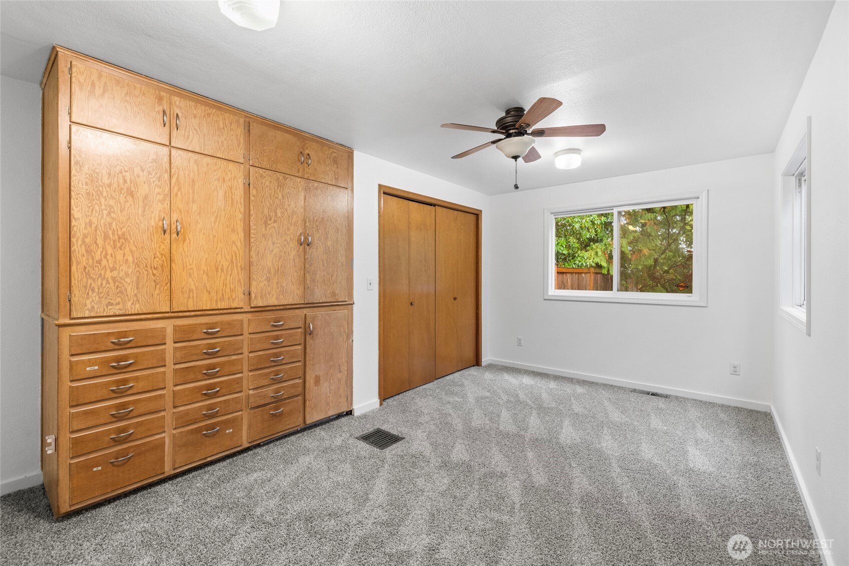 305 N Township Street Property Photo 19