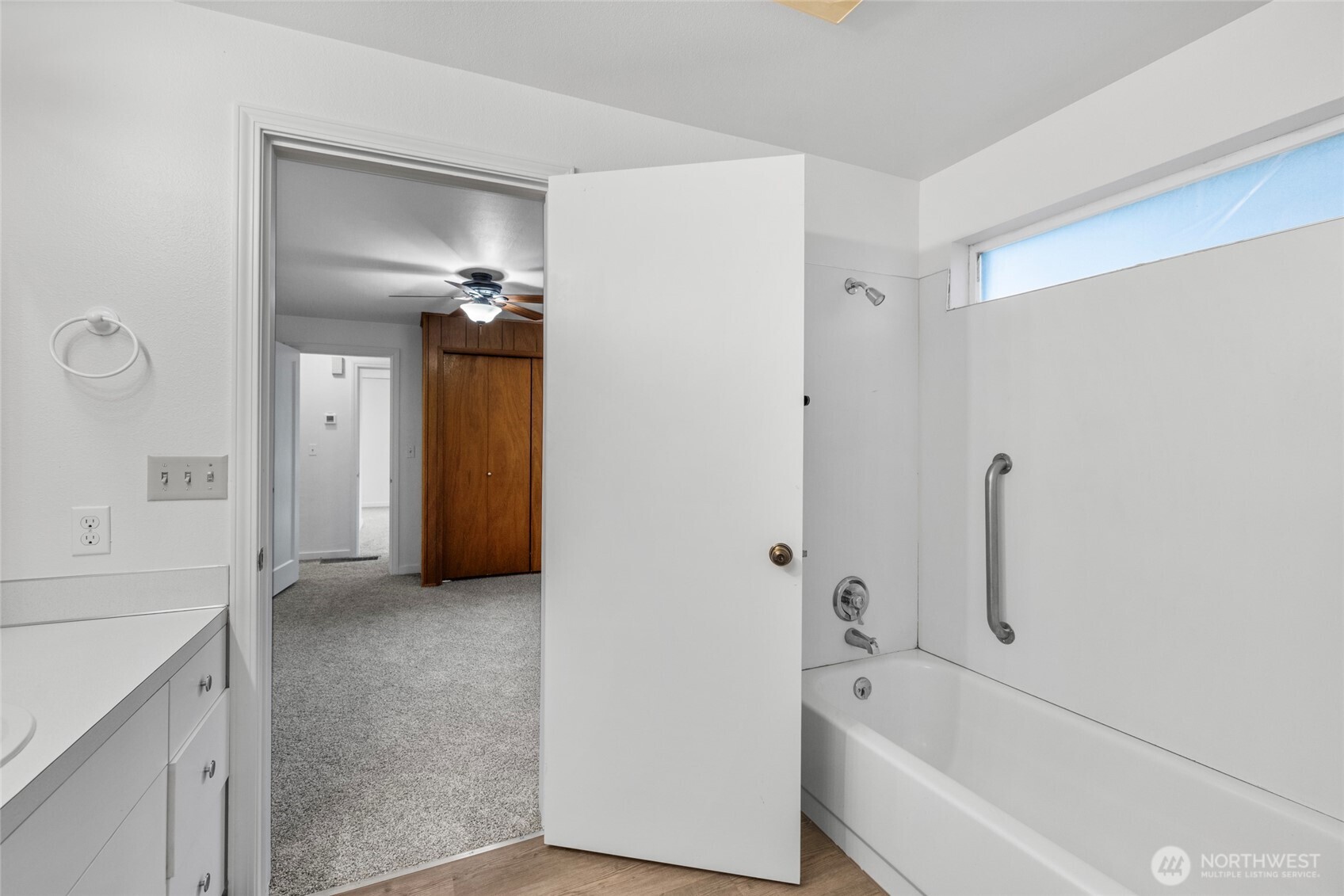 305 N Township Street Property Photo 20