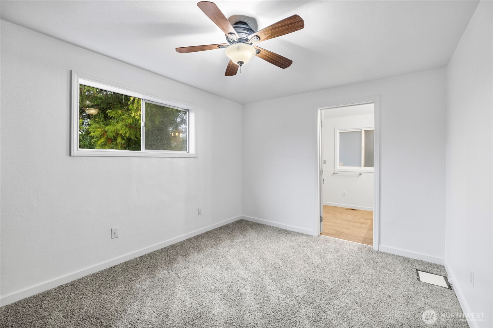 305 N Township Street Property Photo 23