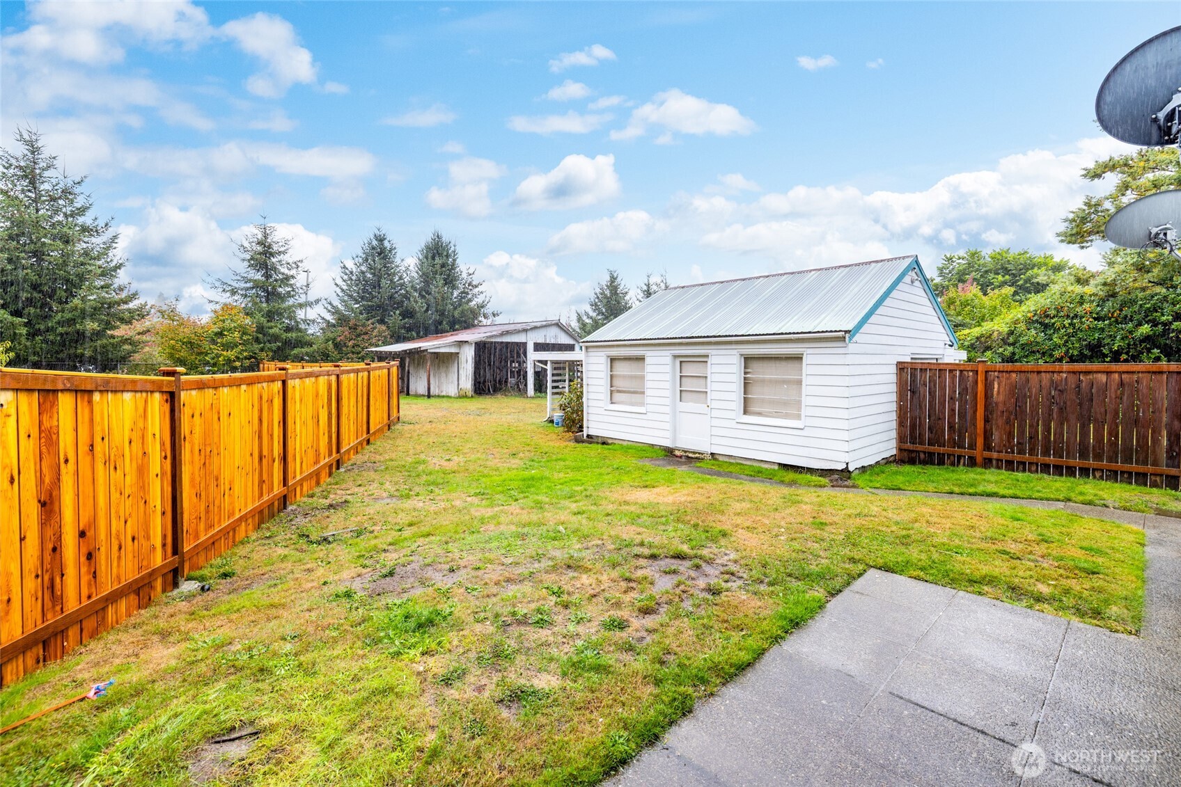 305 N Township Street Property Photo 28