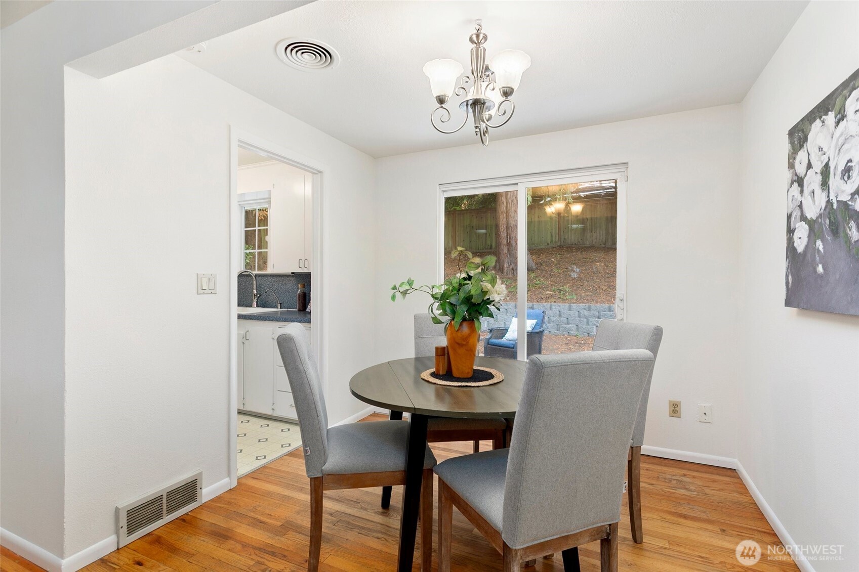 11357 25th Avenue Property Photo 6