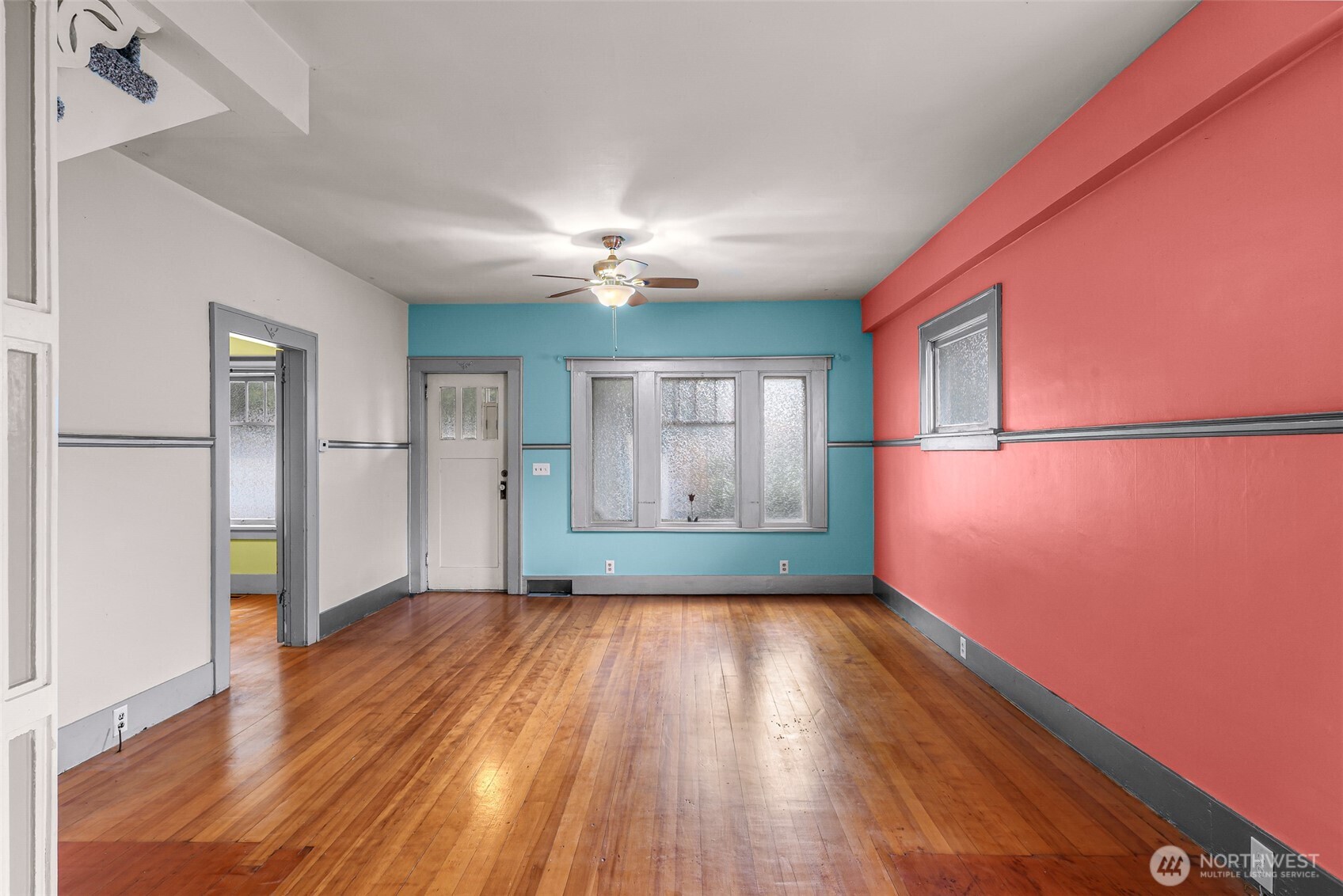609 Lakeway Drive Property Photo 6