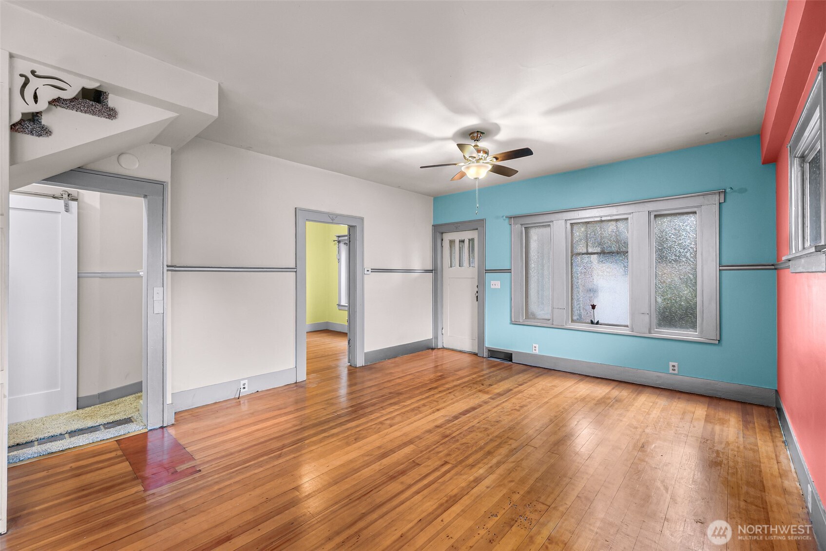 609 Lakeway Drive Property Photo 7