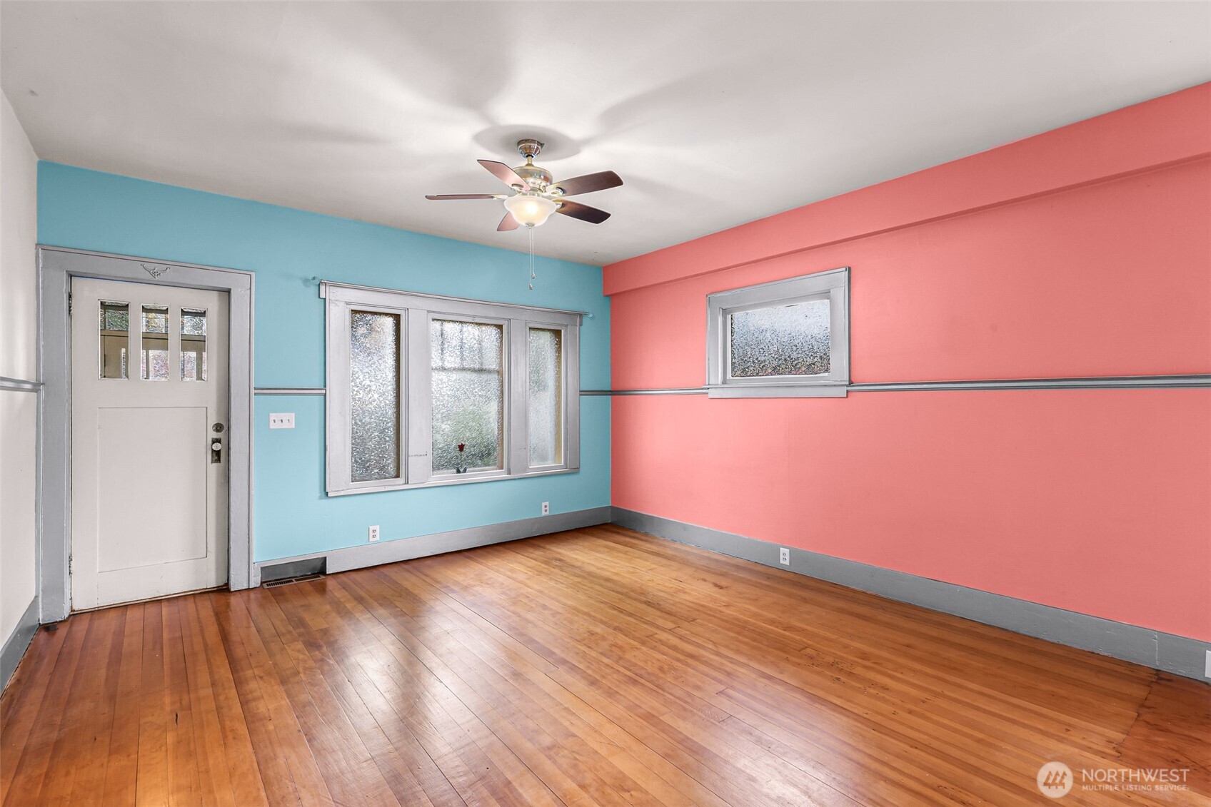 609 Lakeway Drive Property Photo 8