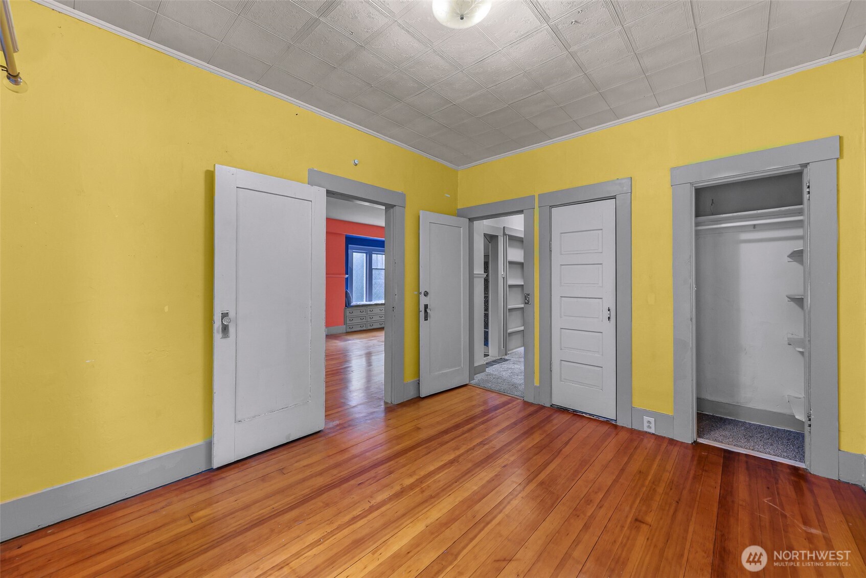 609 Lakeway Drive Property Photo 17