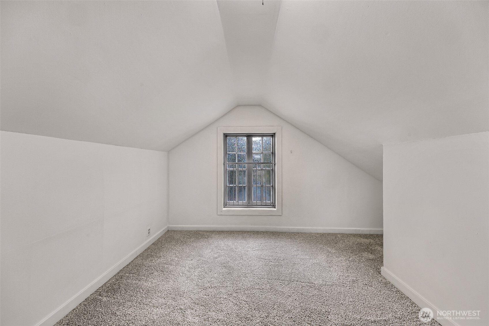 609 Lakeway Drive Property Photo 23
