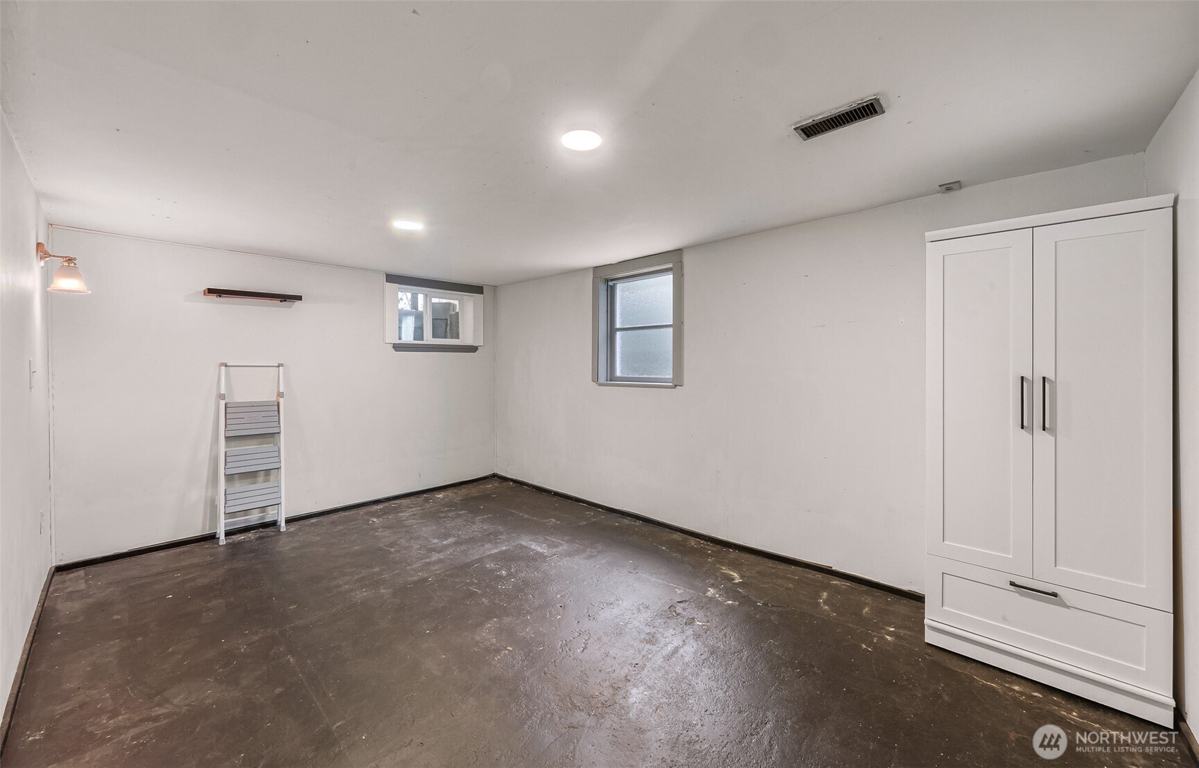 609 Lakeway Drive Property Photo 34