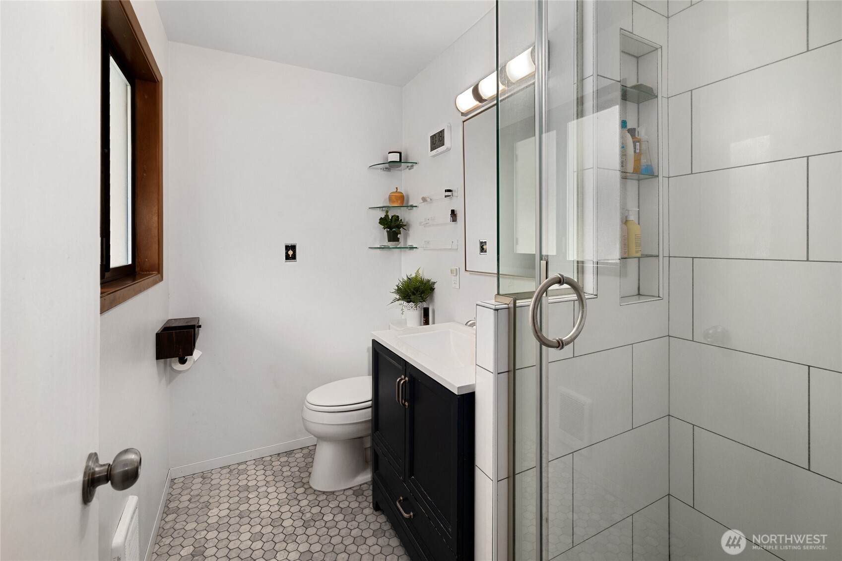 910 E Manitoba Avenue Property Photo 15