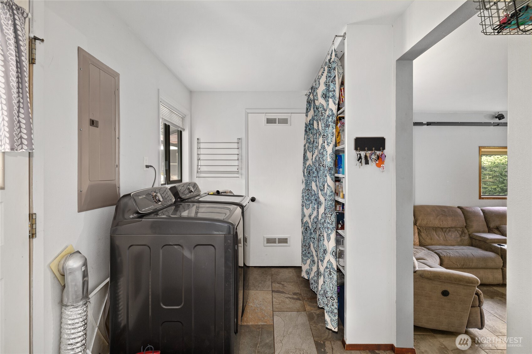 910 E Manitoba Avenue Property Photo 18
