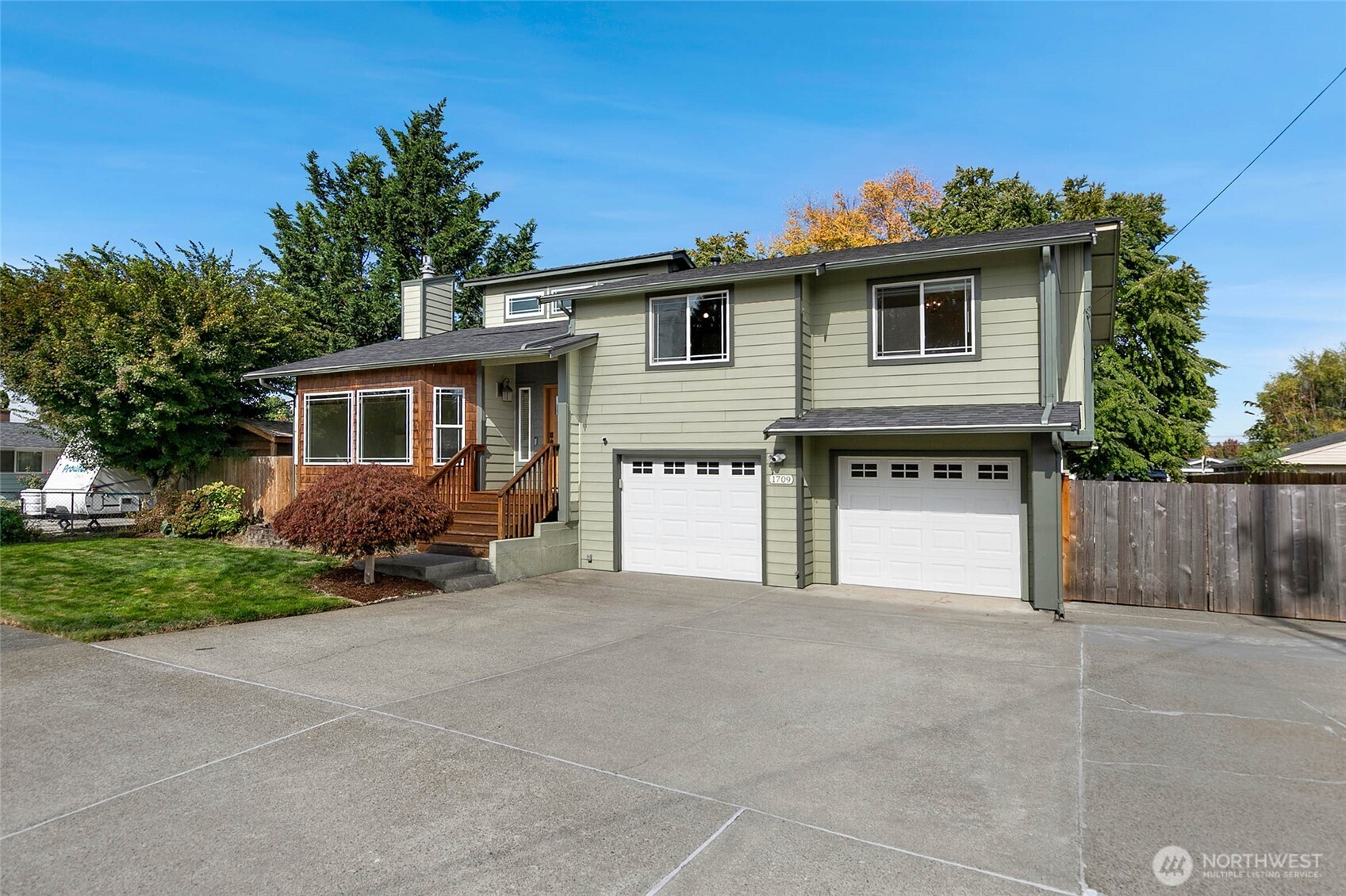1709 2nd Street Property Photo 2