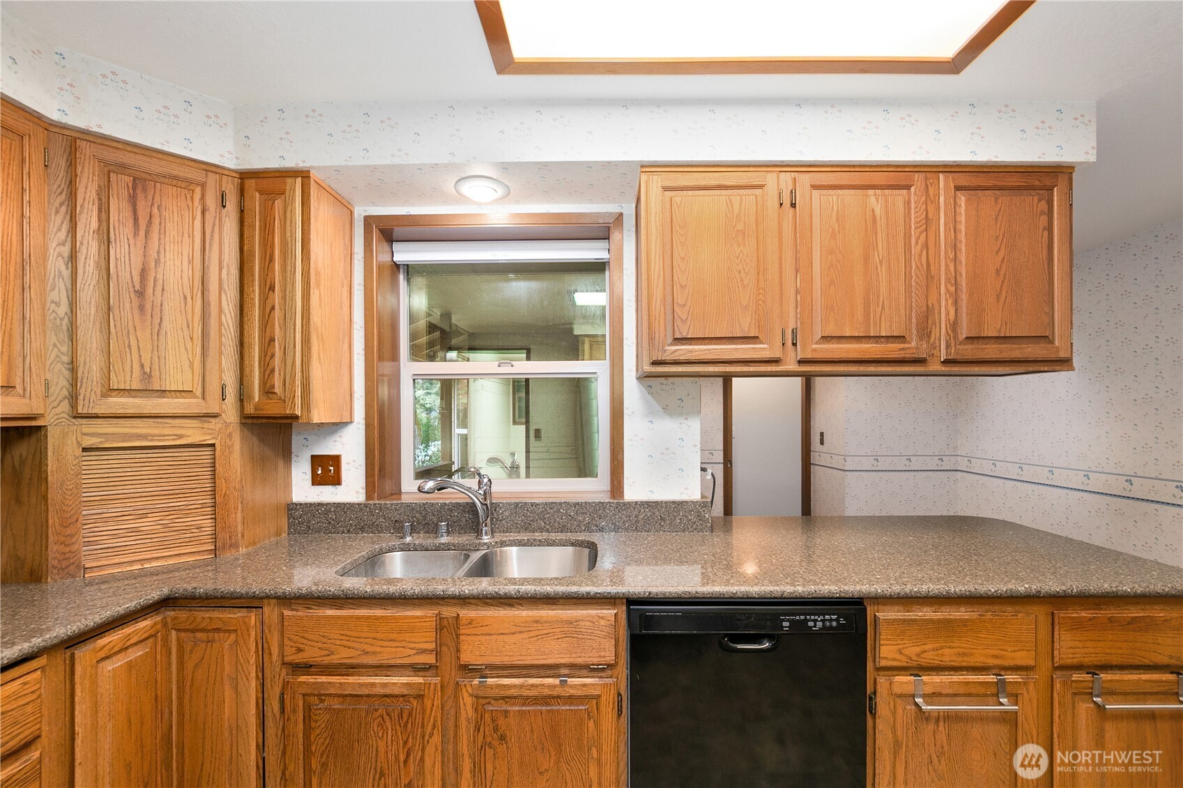 1705 Medallion Loop Property Photo 11