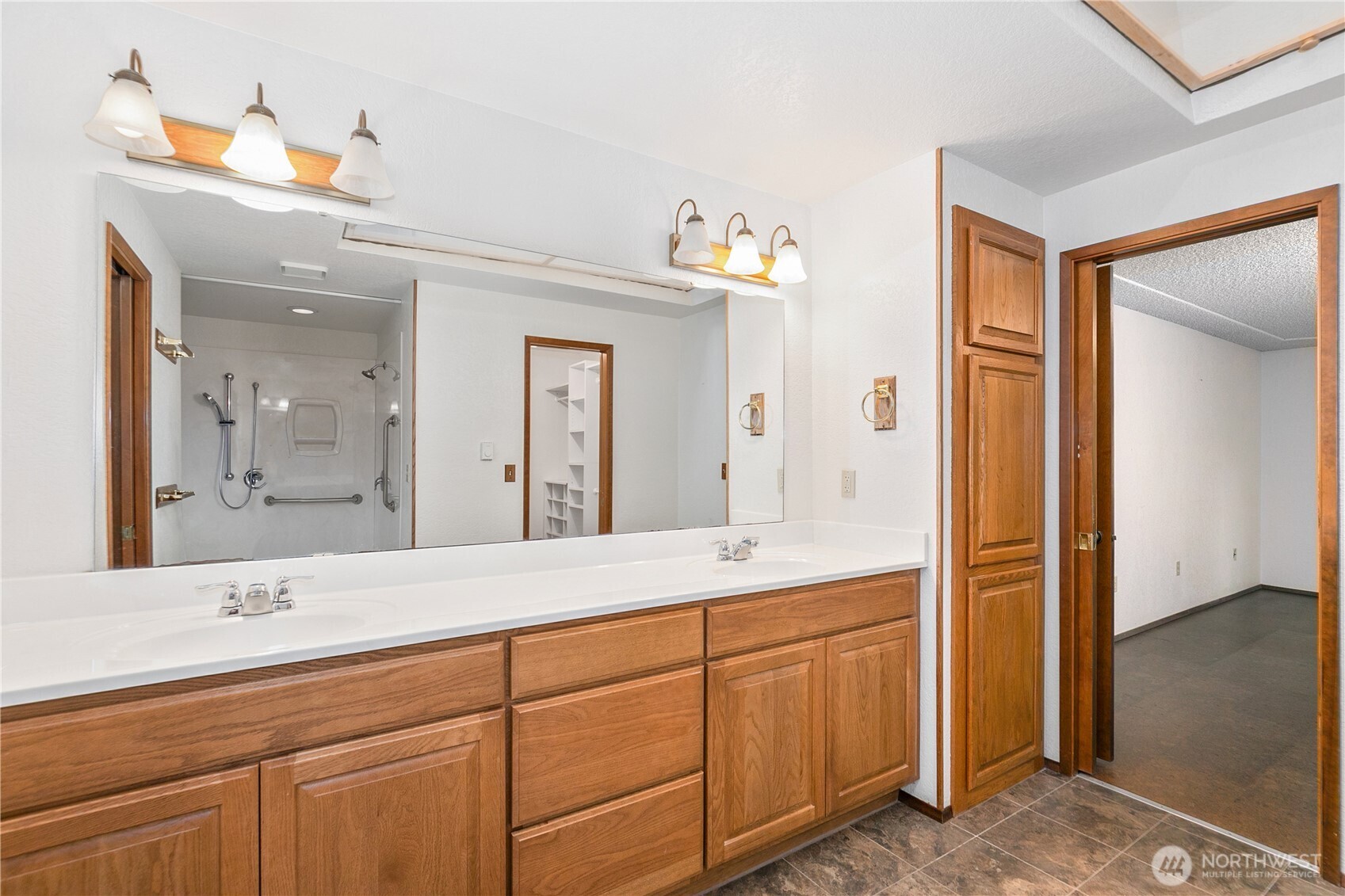 1705 Medallion Loop Property Photo 16