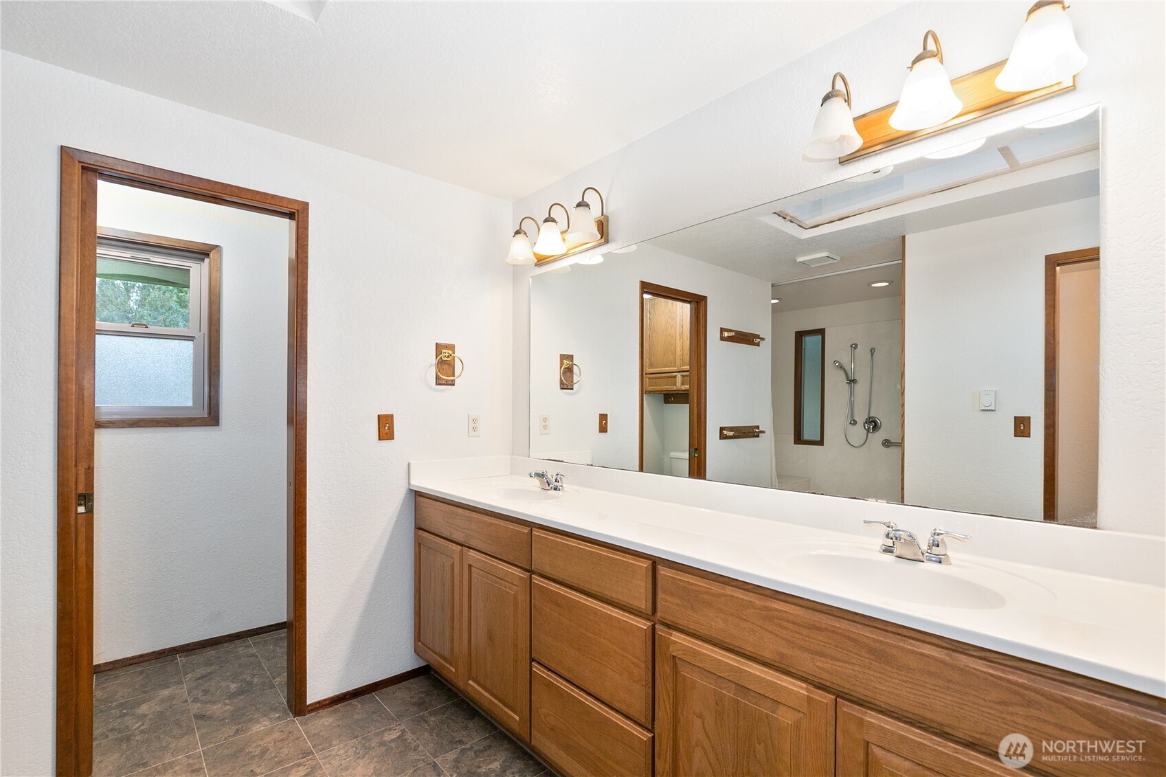 1705 Medallion Loop Property Photo 17
