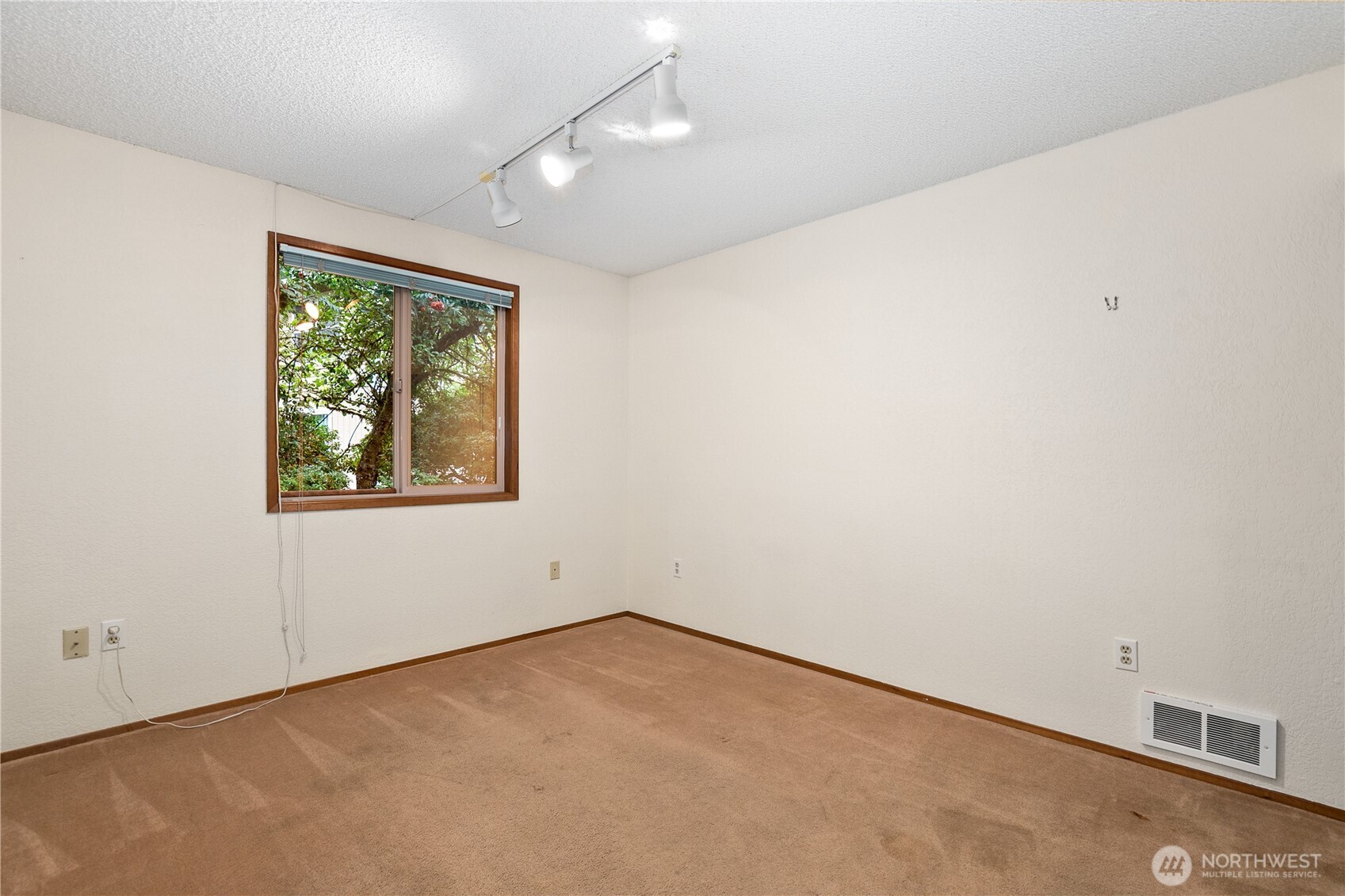 1705 Medallion Loop Property Photo 20