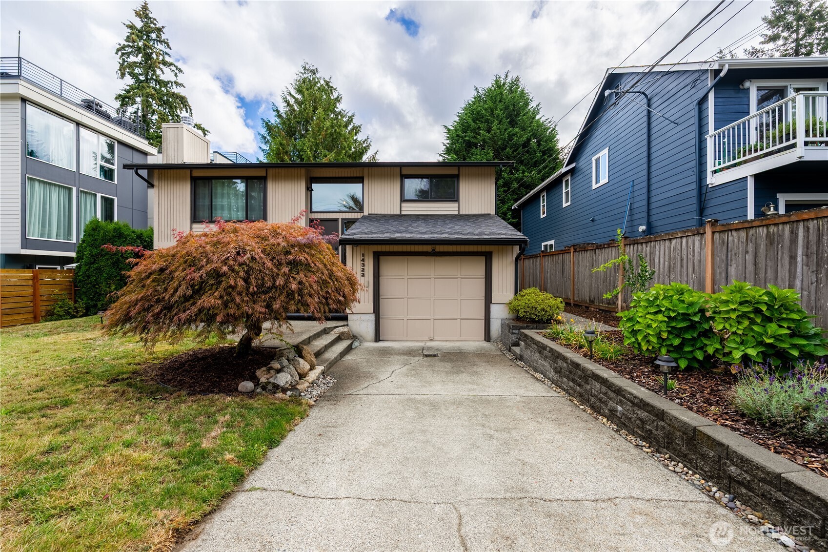 14322 Wallingford Avenue Property Photo 1