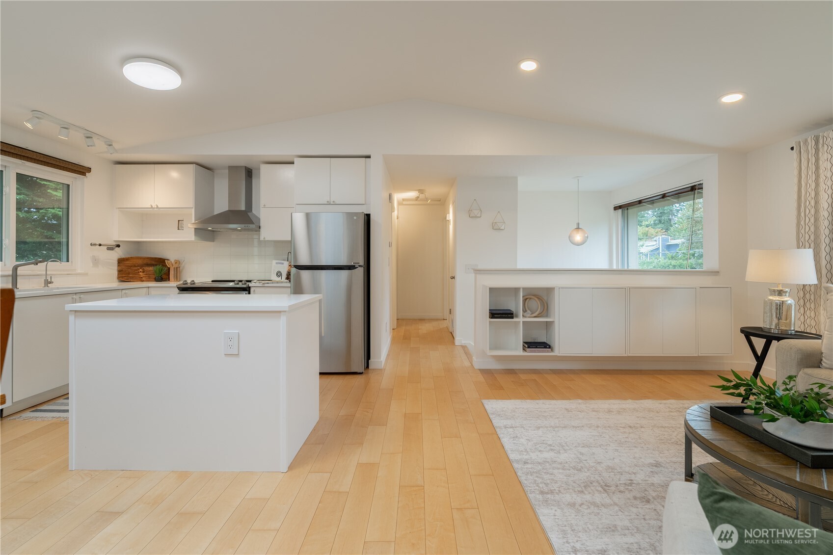 14322 Wallingford Avenue Property Photo 11