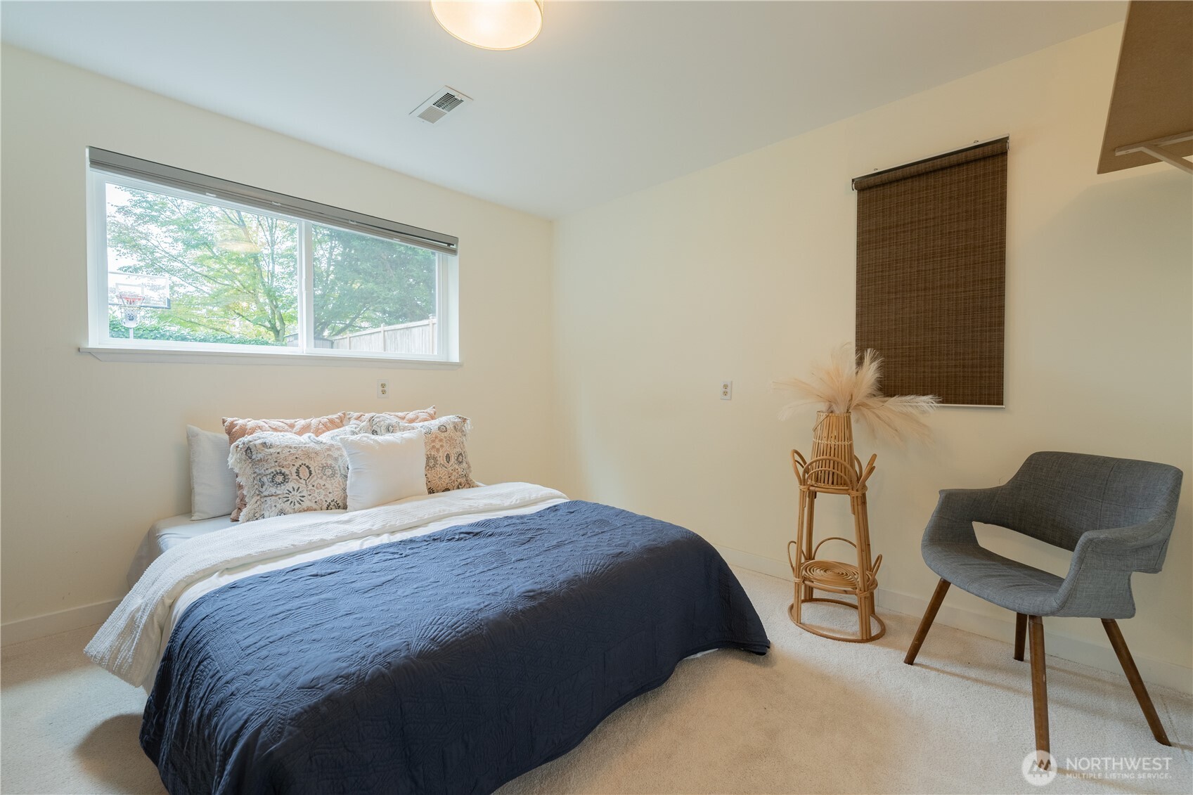 14322 Wallingford Avenue Property Photo 28