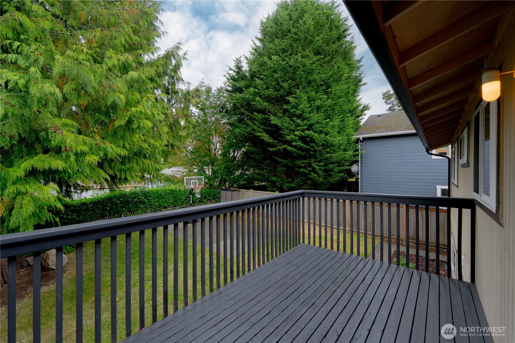 14322 Wallingford Avenue Property Photo 30