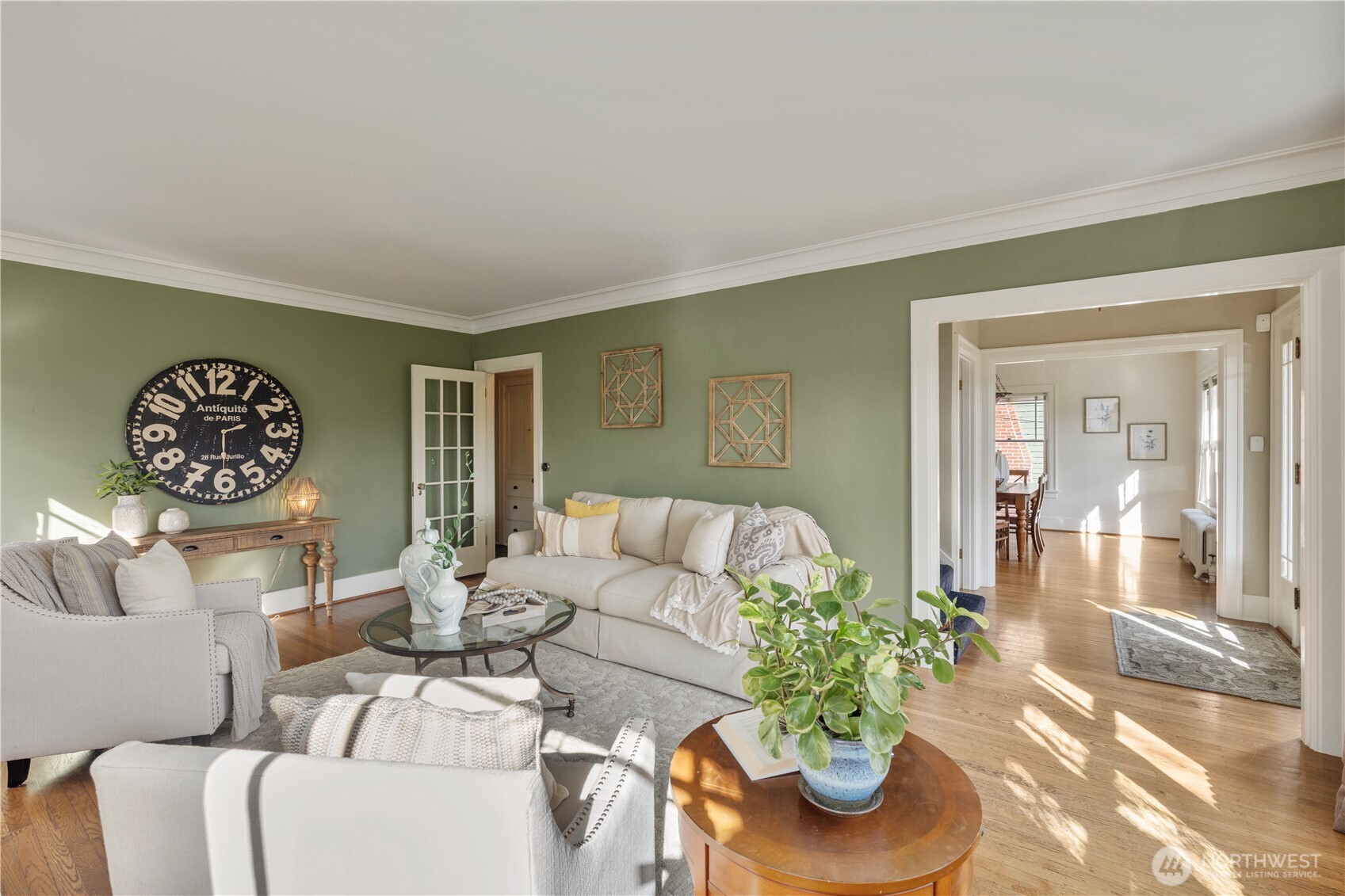 3117 Broadway Property Photo 4