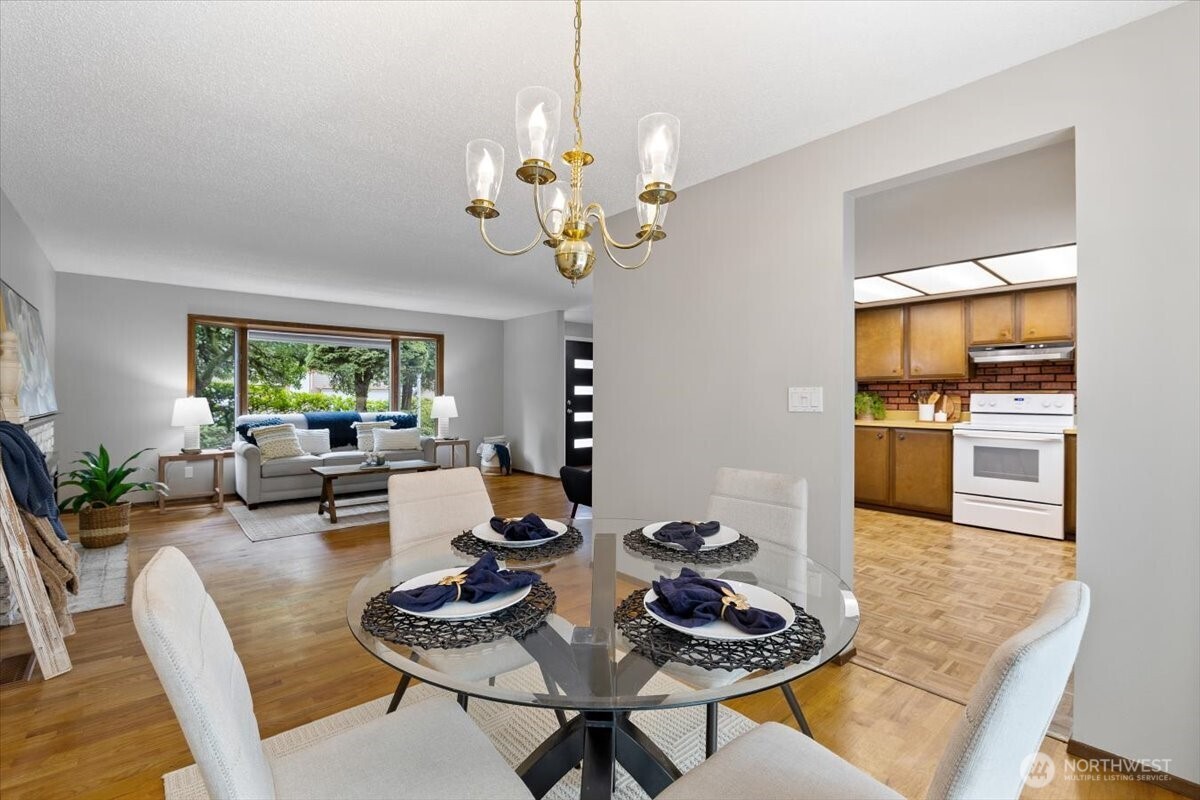 4027 182nd Place Property Photo 10