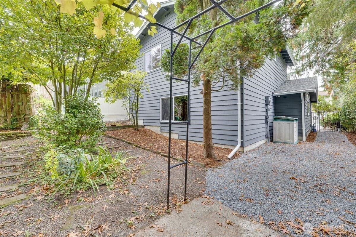 4027 182nd Place Property Photo 28