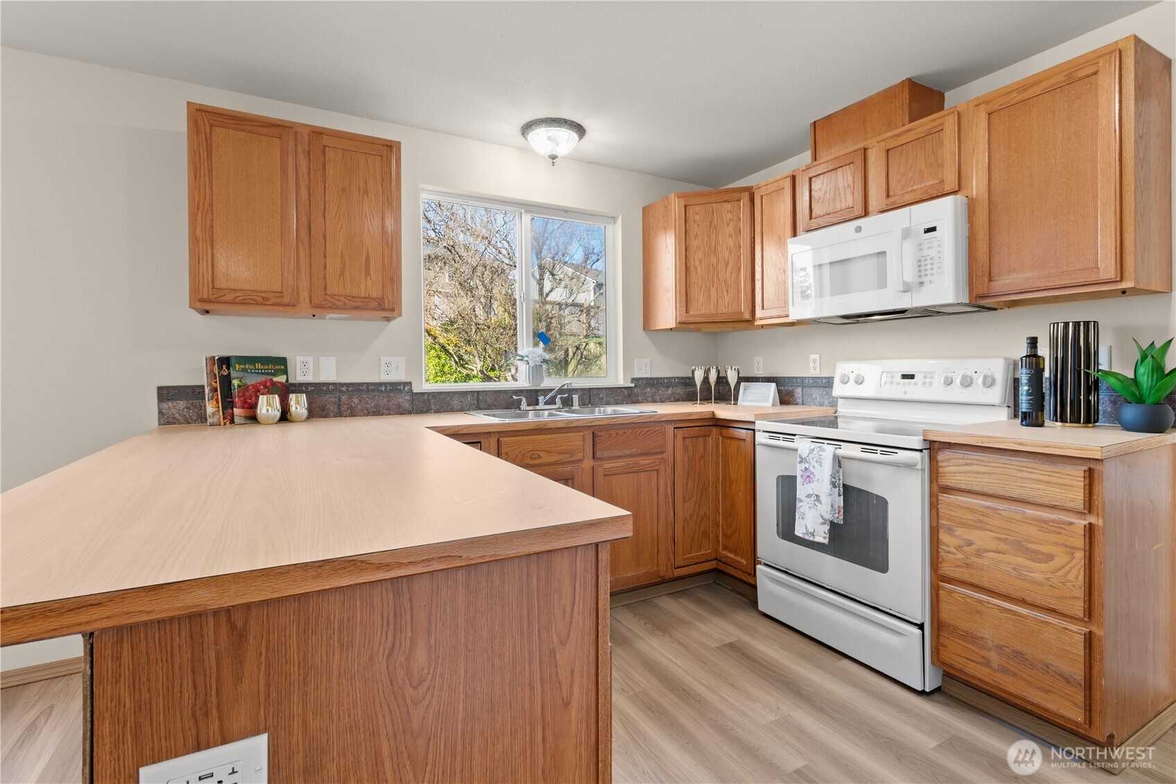 1503 Milbanke Drive Property Photo 12