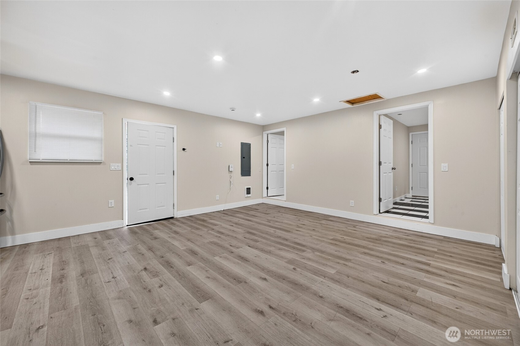 19907 33rd Avenue Property Photo 5