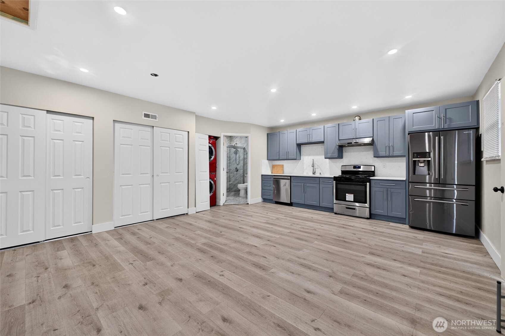 19907 33rd Avenue Property Photo 6
