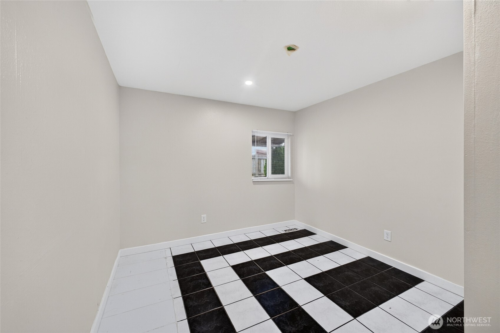 19907 33rd Avenue Property Photo 11