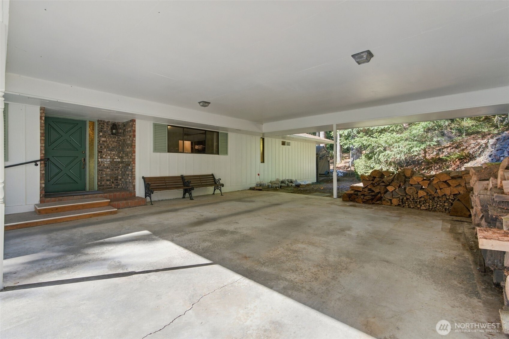 353 Se Crestview Drive Property Photo 3