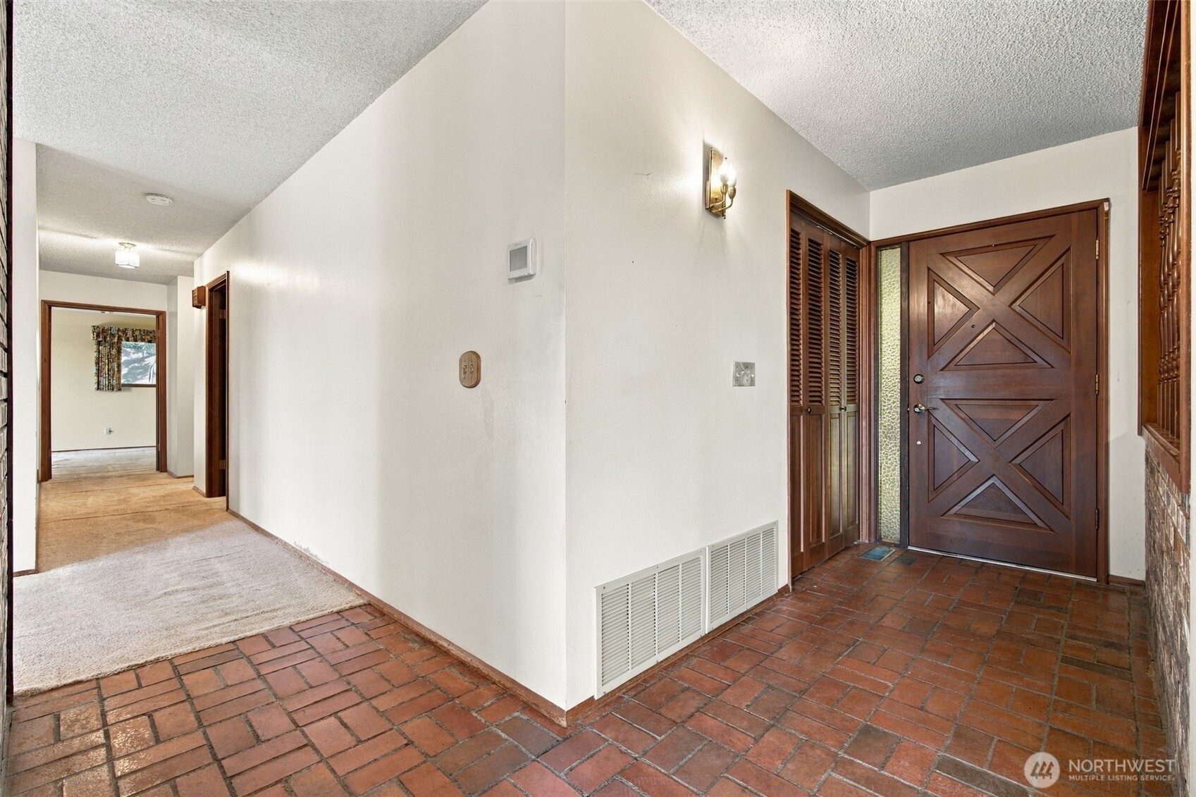 353 Se Crestview Drive Property Photo 5
