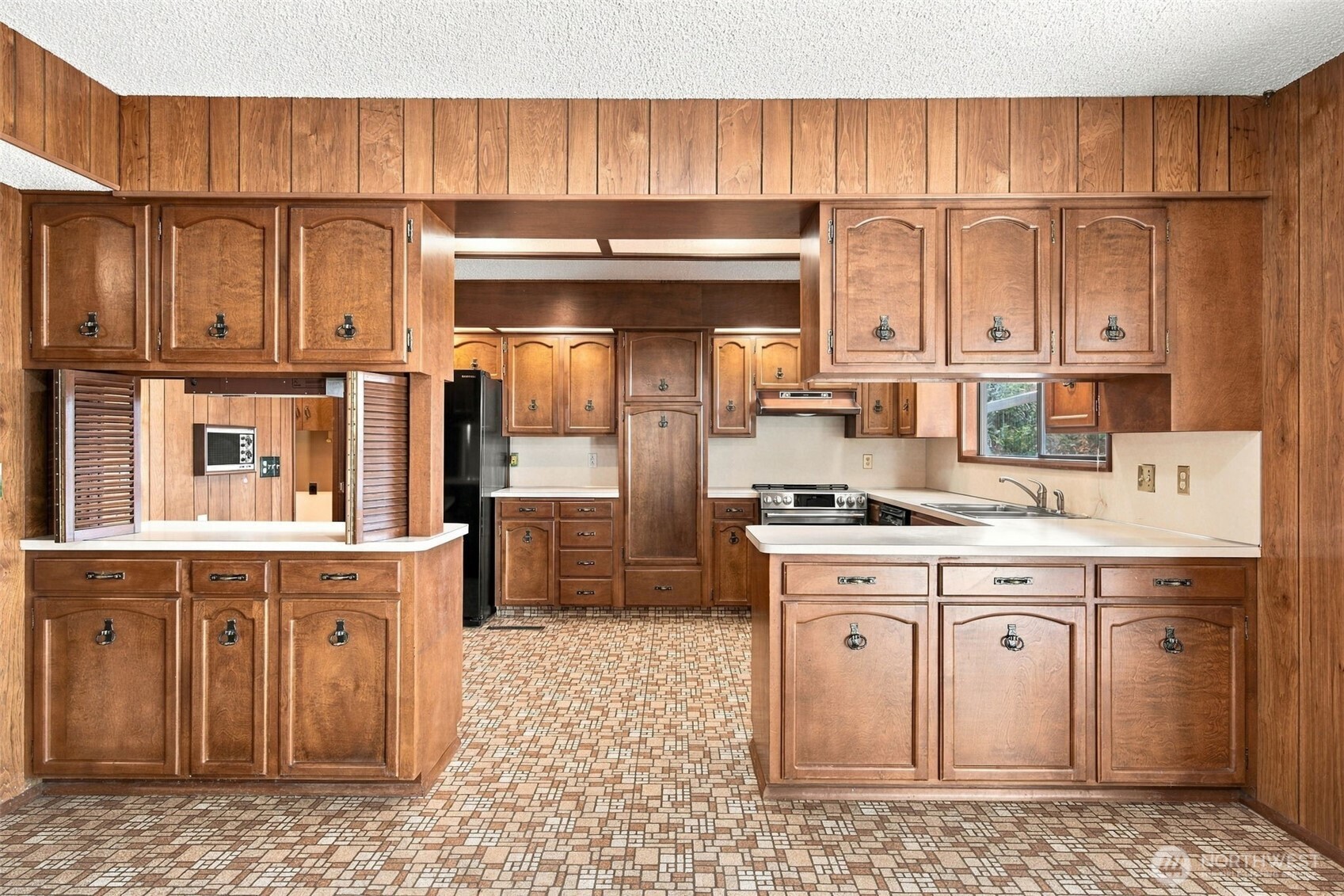 353 Se Crestview Drive Property Photo 8